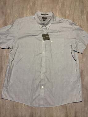 Eddie Bauer Men's Relaxed Fit Wrinkle-Free Short Sleeve Oxford Shirt